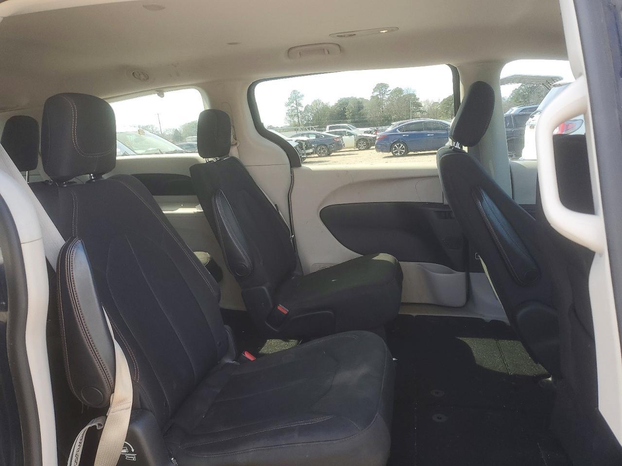 2017 Chrysler Pacifica lx