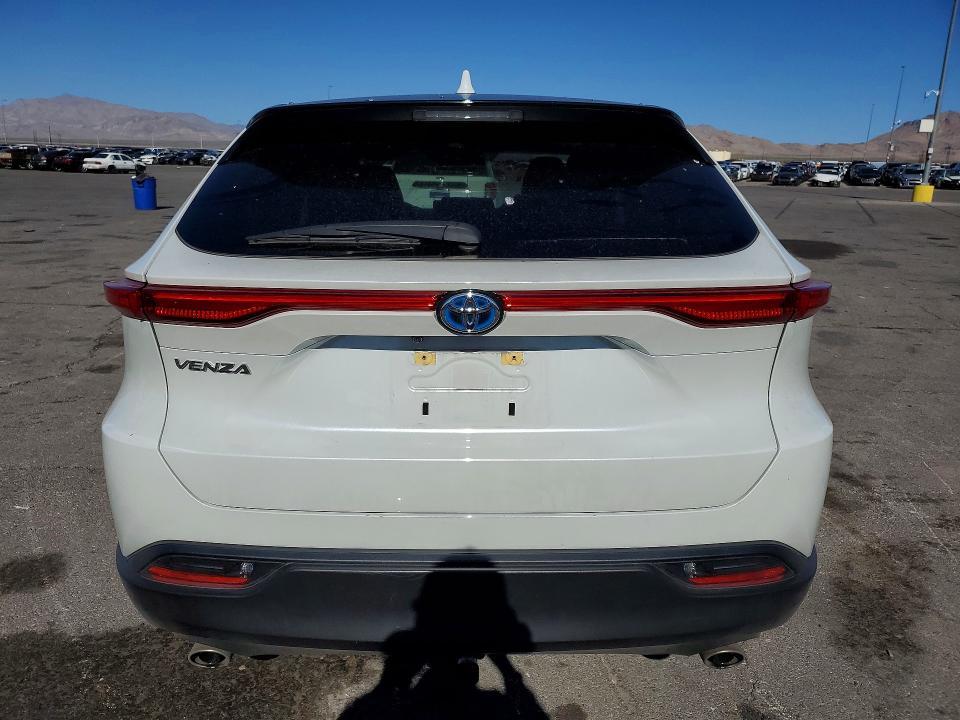 2024 Toyota Venza le