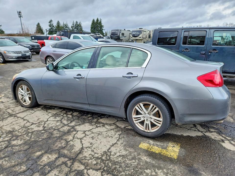 2013 Infinity G37 Base