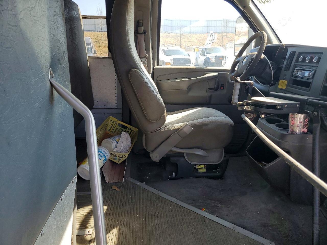 2011 Chevrolet Express G3500 Shuttle Bus
