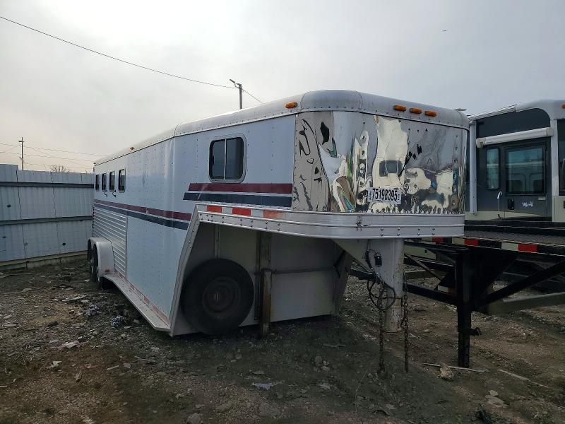 2000 Mobilive 2001 Featherlite Livestock Trailer