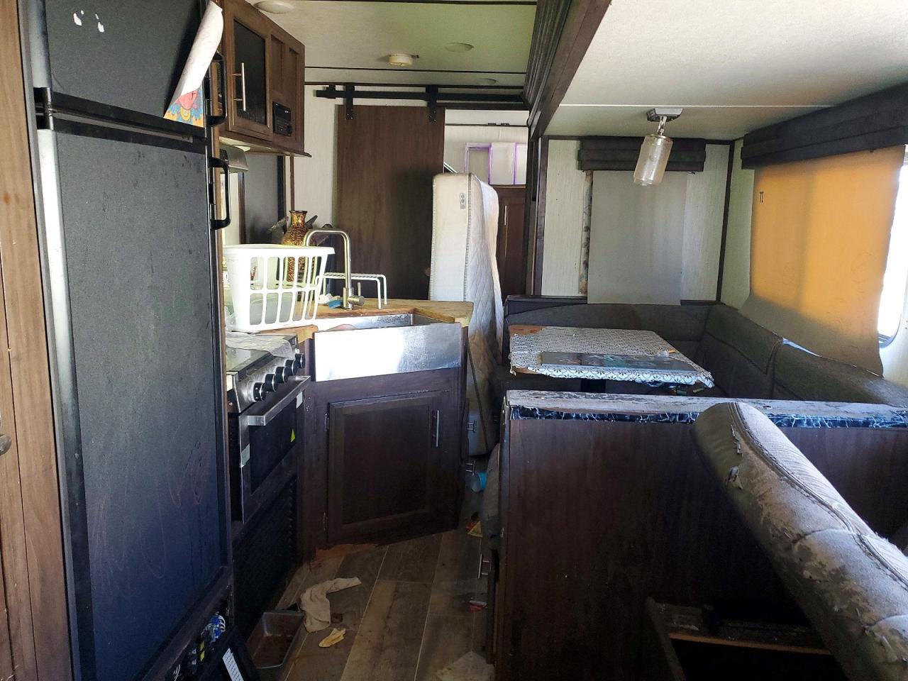 2019 Trailers Cherokee Alpha