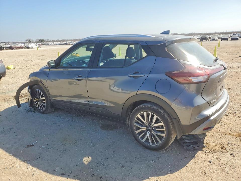 2023 Nissan Kicks sv