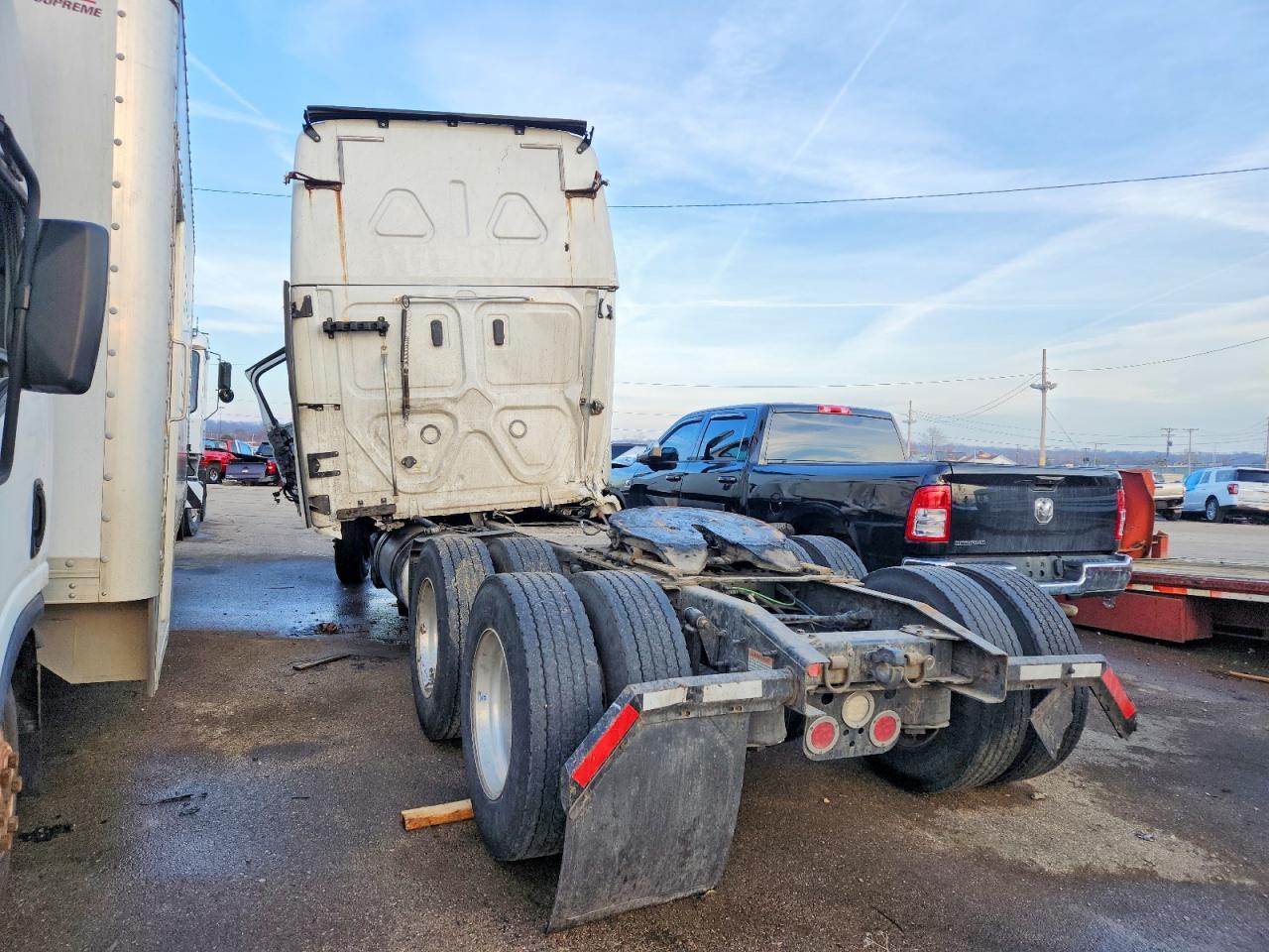 2020 Freigliner 2020 Freightliner Cascadia 125 Semi Truck