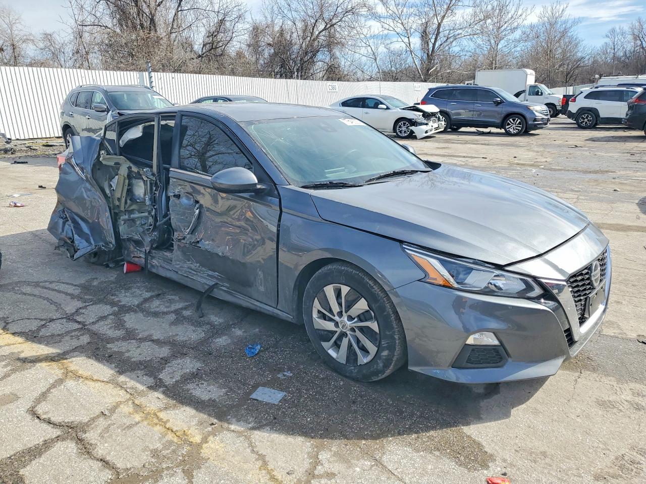 2021 Niss Altima