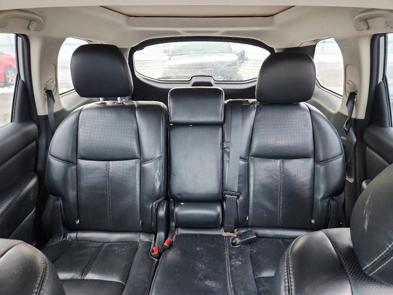 2016 Nissan Pathfinder s