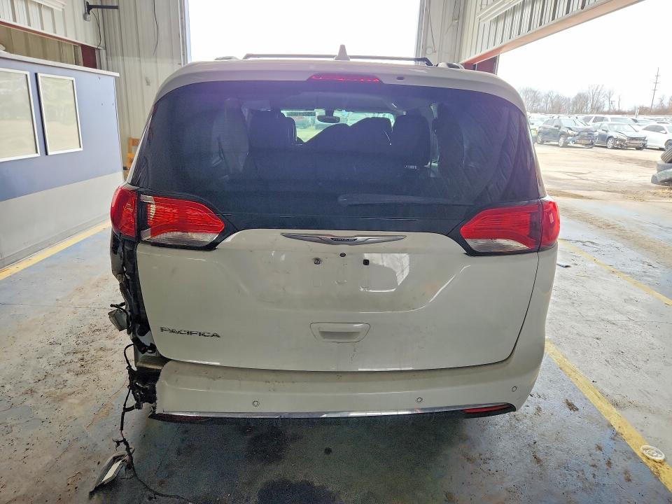 2019 Chrysler Pacifica Touring l