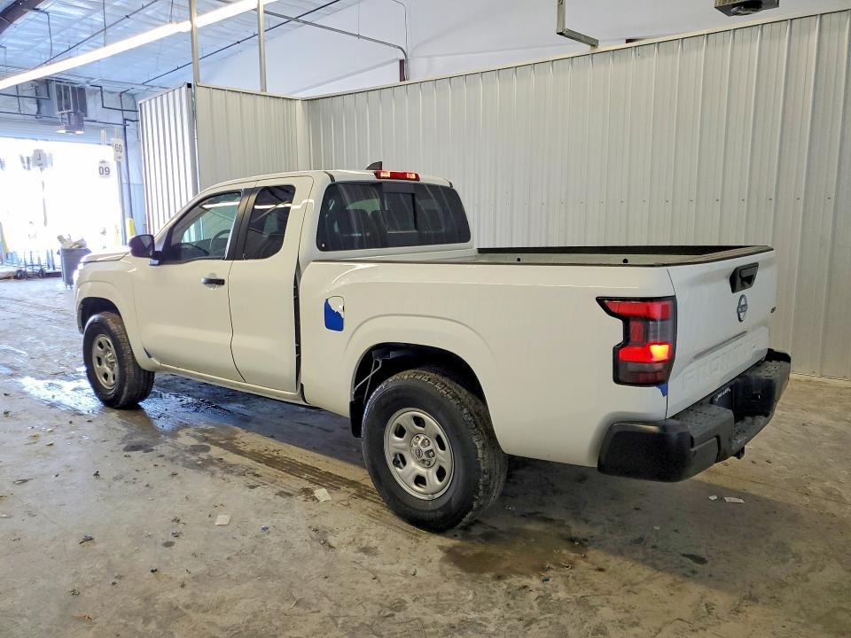 2025 Nissan Frontier s