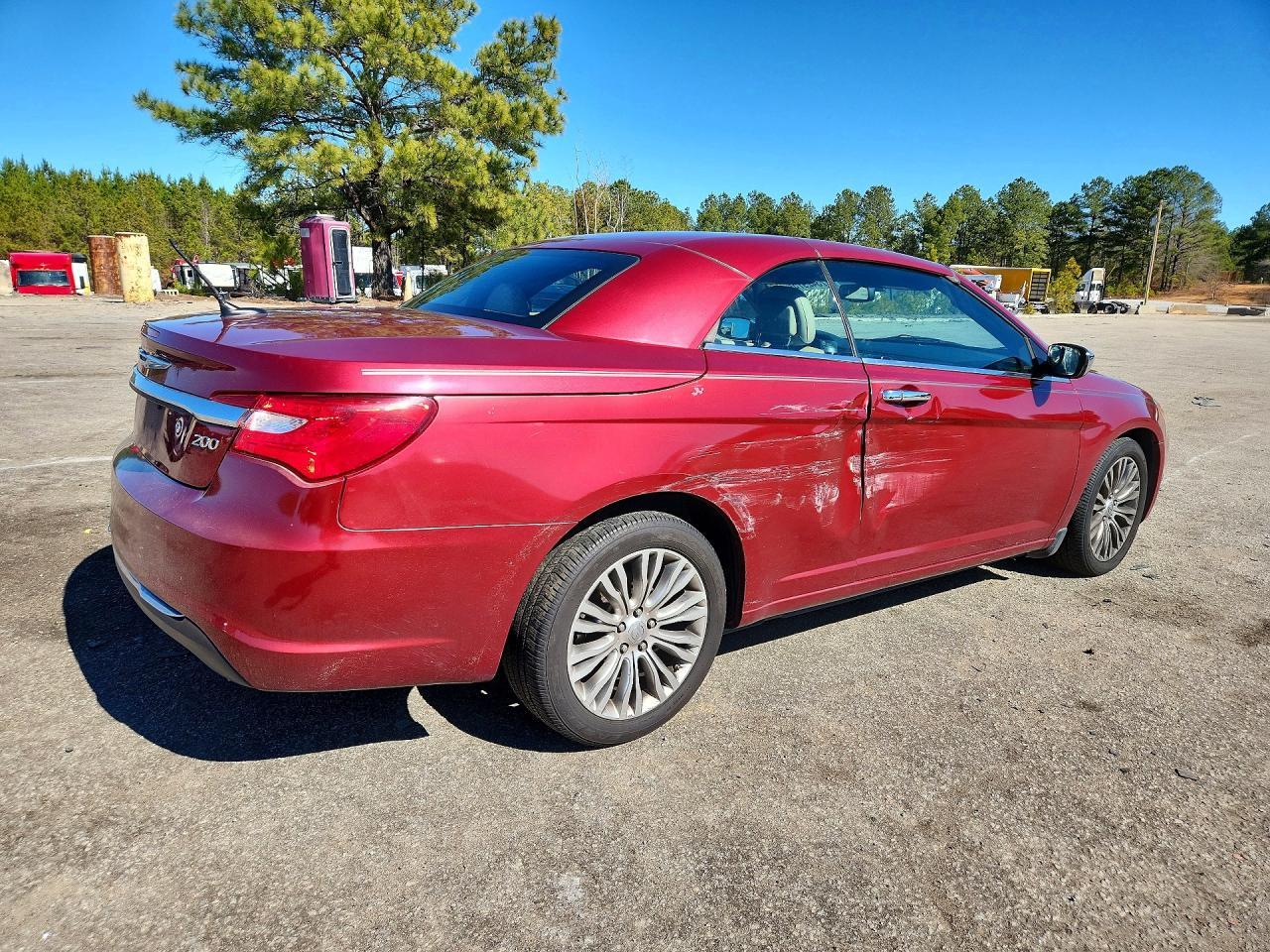 2013 Chrysler 200 Limited