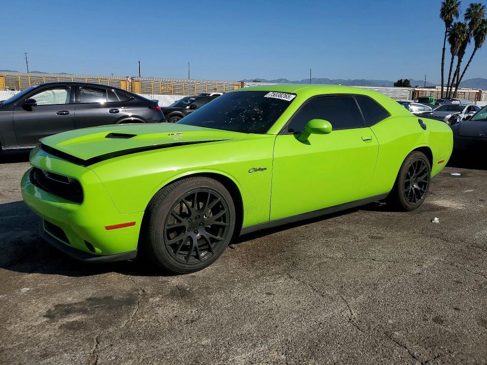 2015 Dodge Challenger sxt Plus