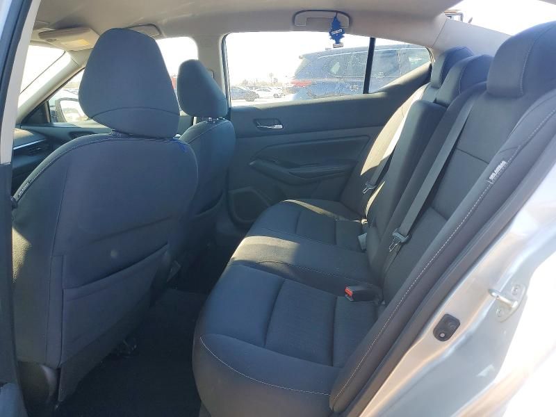 2021 Nissan Altima sv