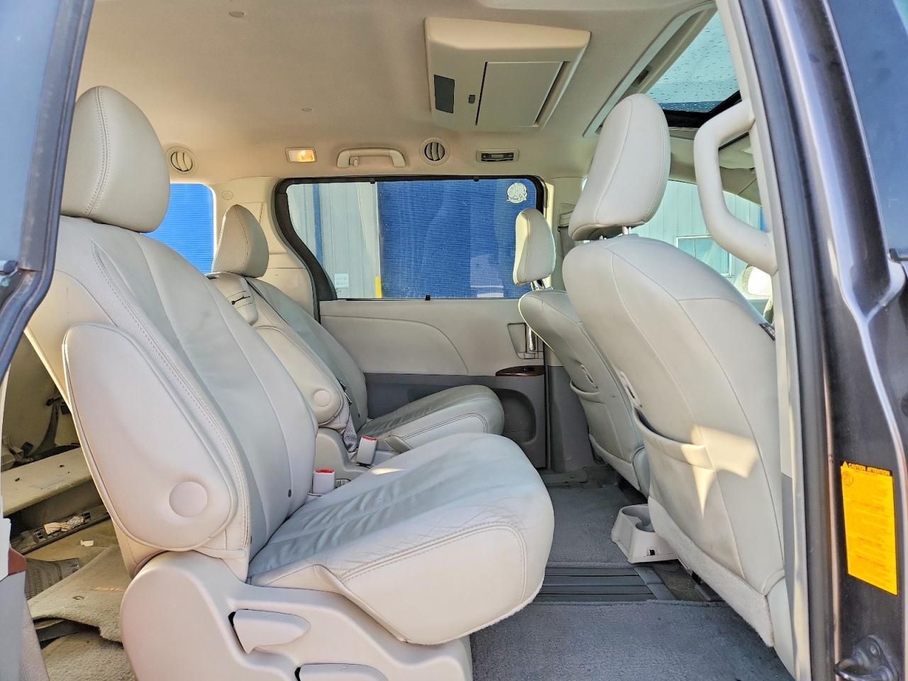 2011 Toyota Sienna xle
