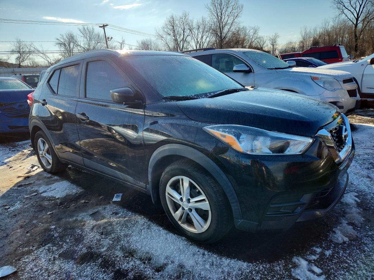 2019 Nissan Kicks s