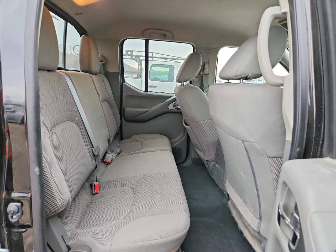 2021 Nissan Frontier SV