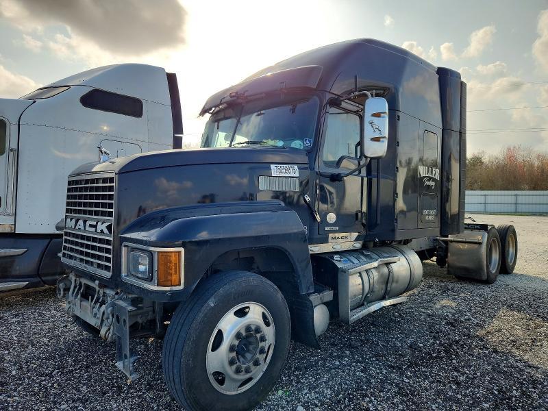 2020 Mack PI64T Semi Truck