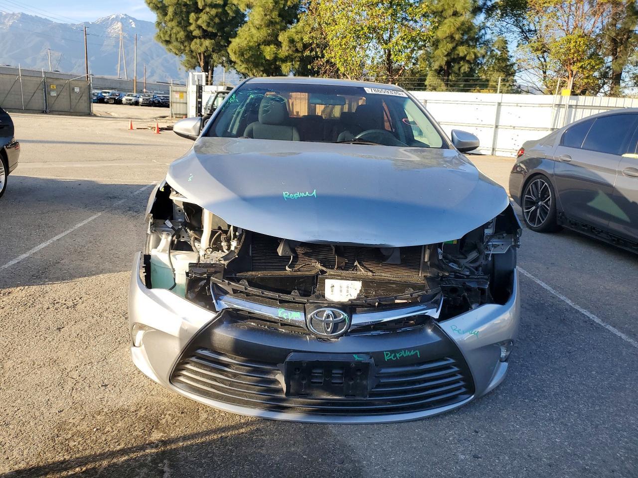 2015 Toyota Camry le