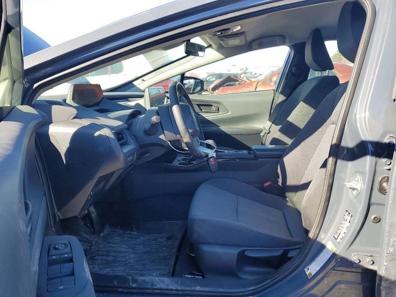 2025 Toyota Prius le