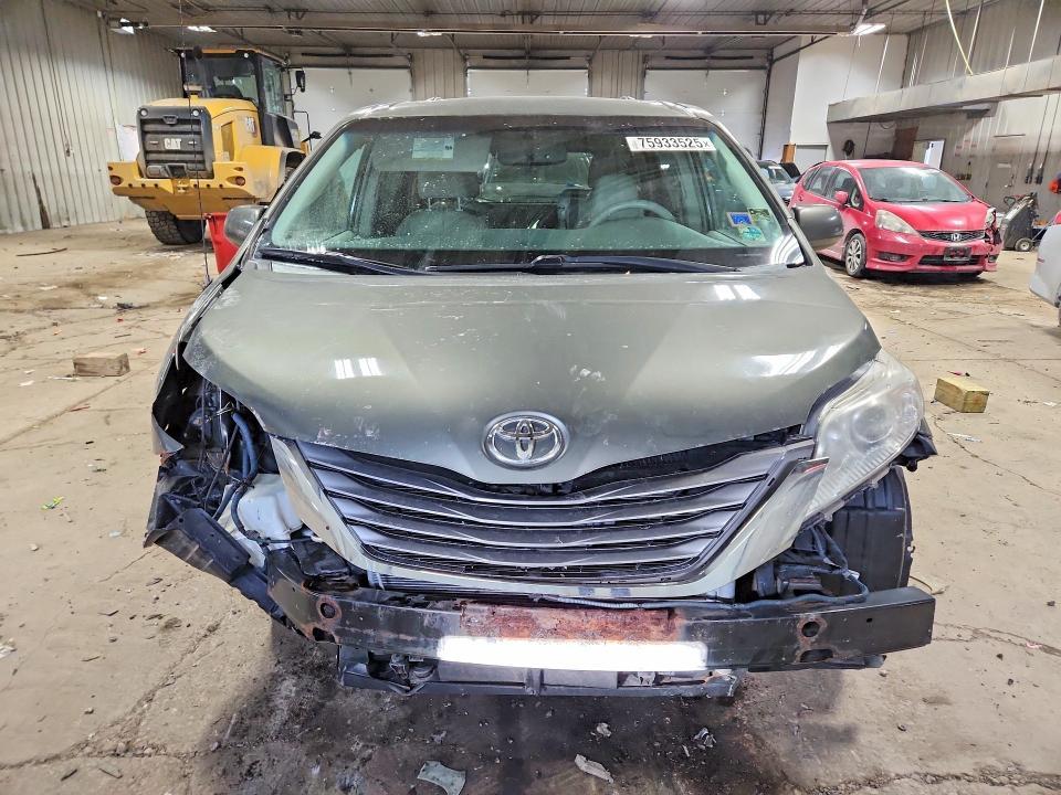 2012 Toyota Sienna xle