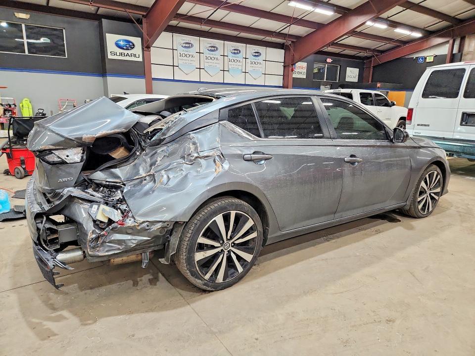 2020 Niss Altima 2.5 sr