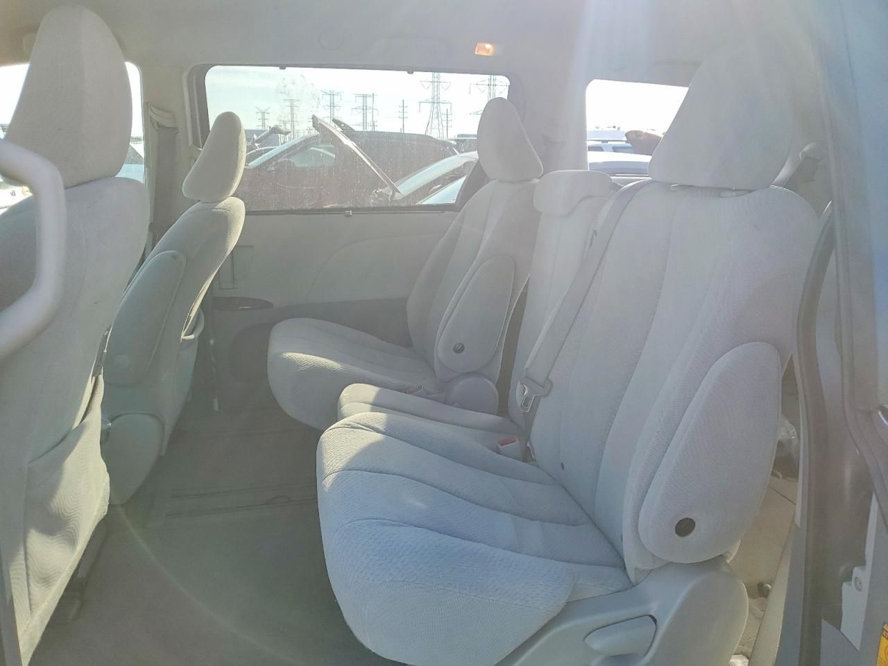 2013 Toyota Sienna le