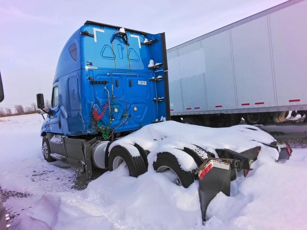 2018 Freightliner Cascadia-Semi Truck
