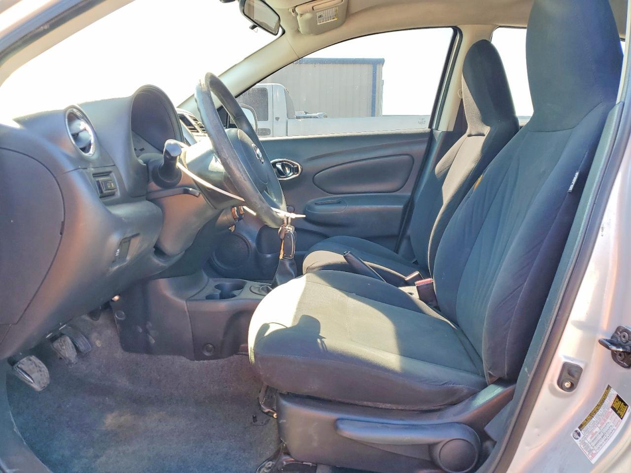 2013 Nissan Versa s