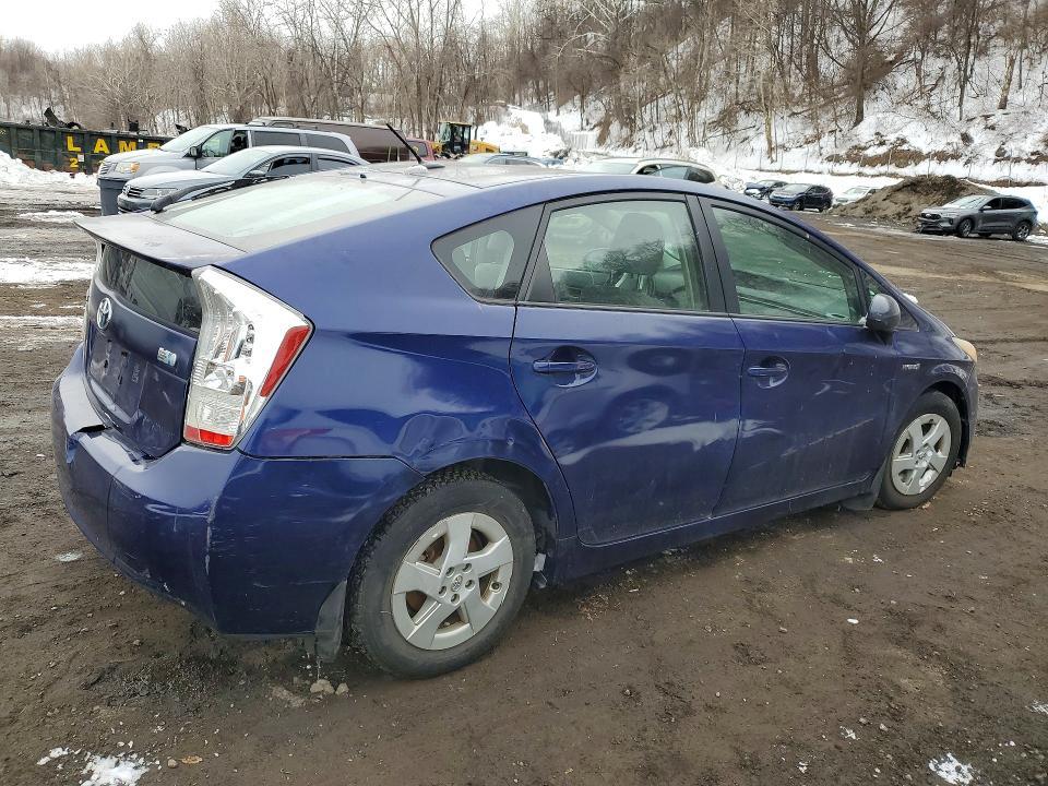 2010 Toyota Prius iii