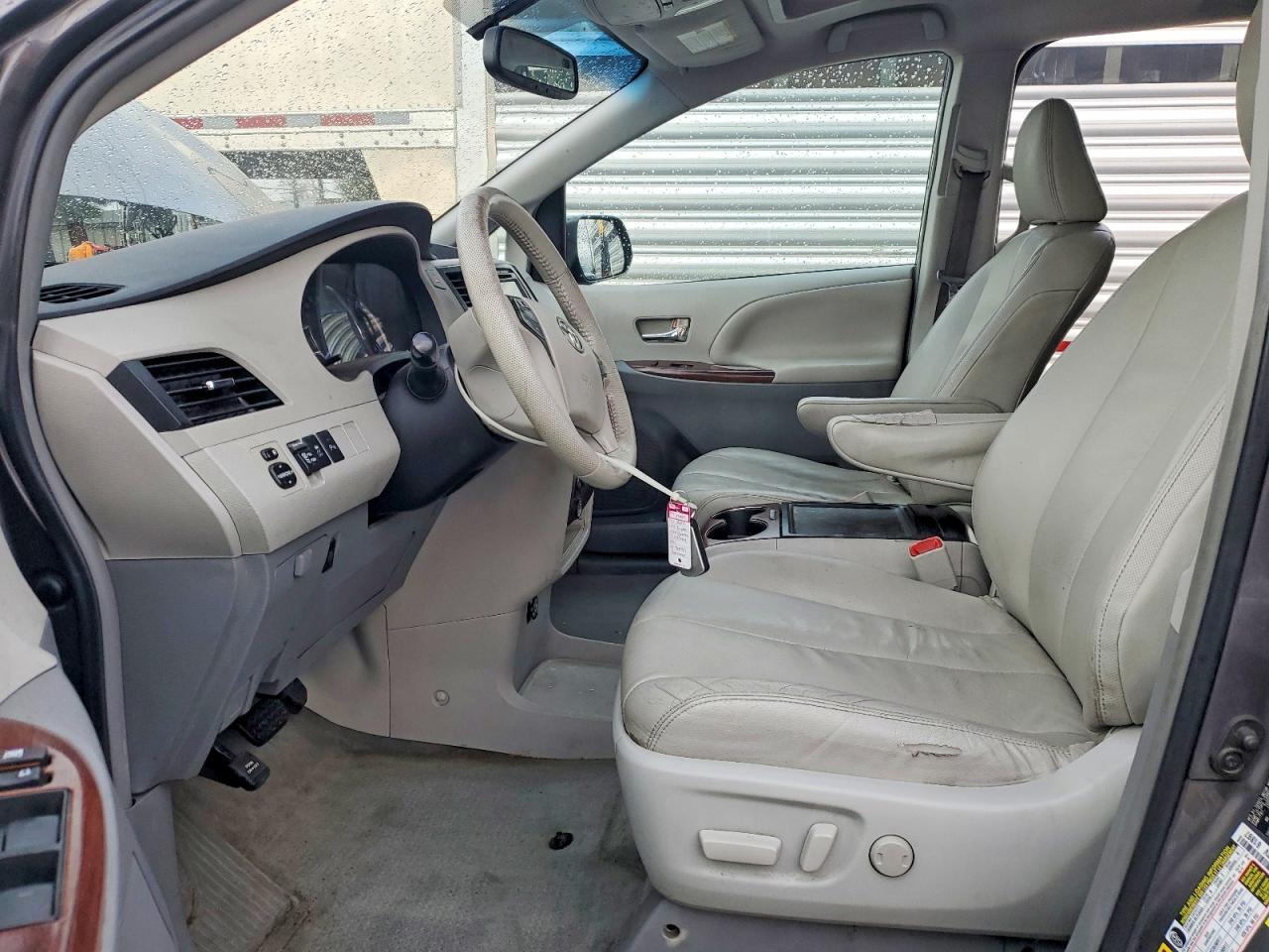 2014 Toyota Sienna xle