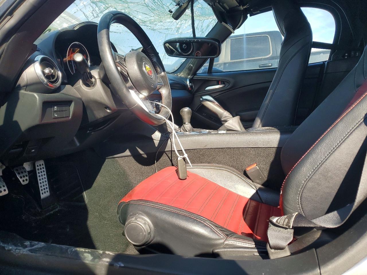 2019 Fiat 124 Spider Classica