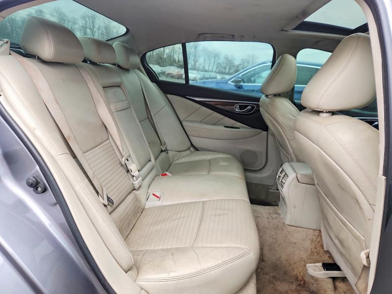 2015 Infiniti Q50 Base