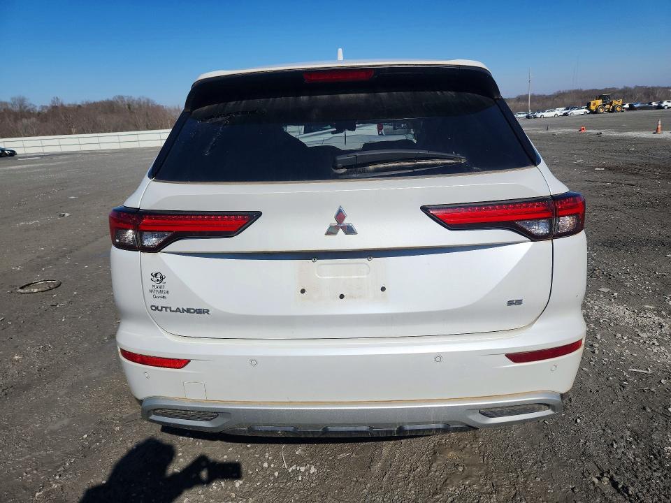 2023 Mitsubishi Outlander se