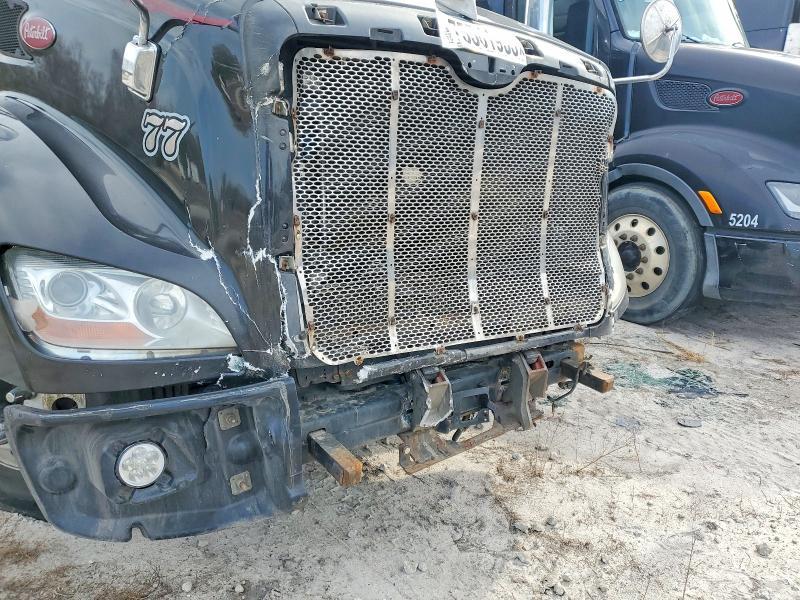 2015 Peterbilt Tractor 587-Semi Truck