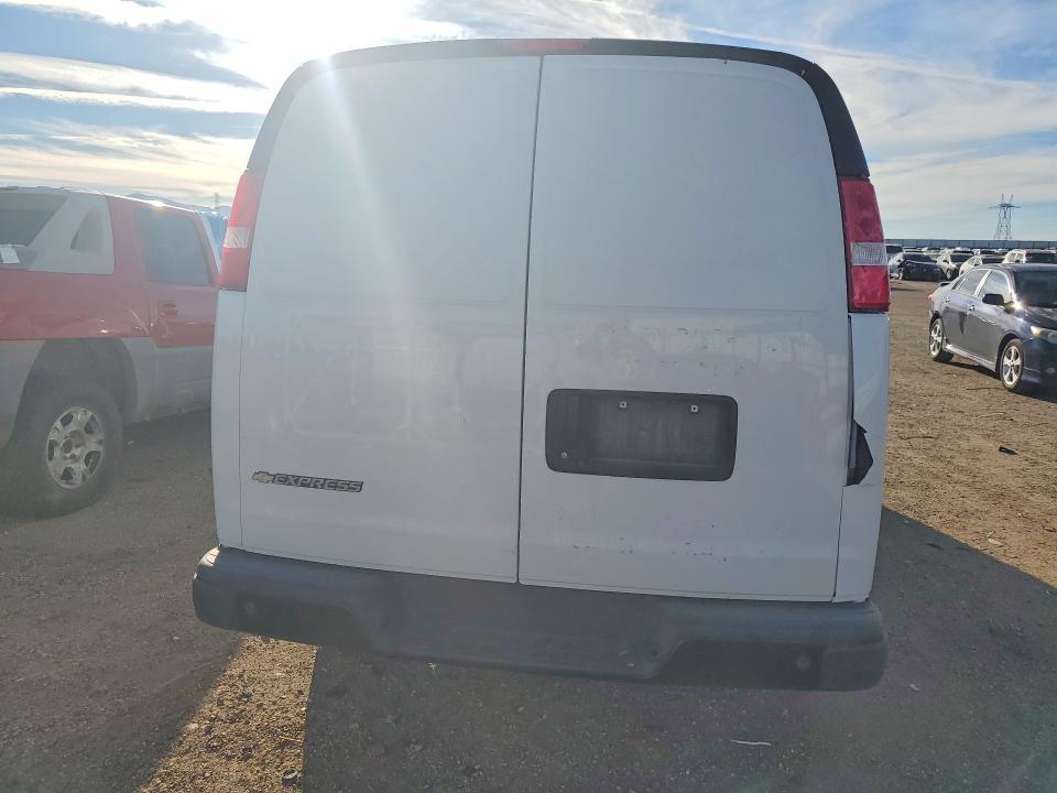 2022 Chevrolet Express G2500