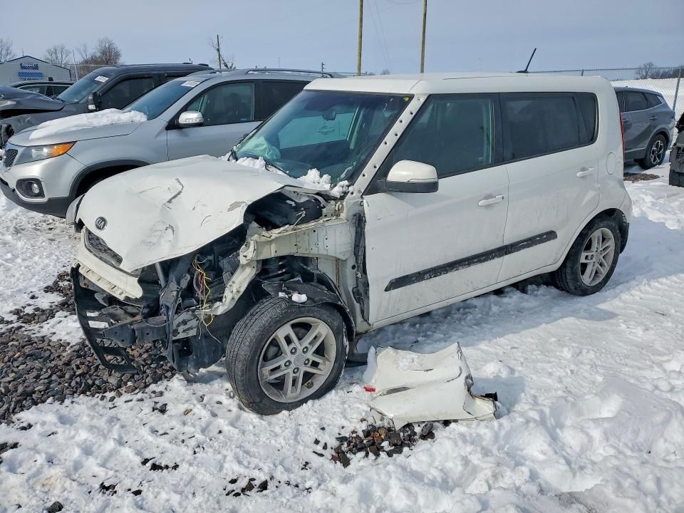 2013 KIA Soul +