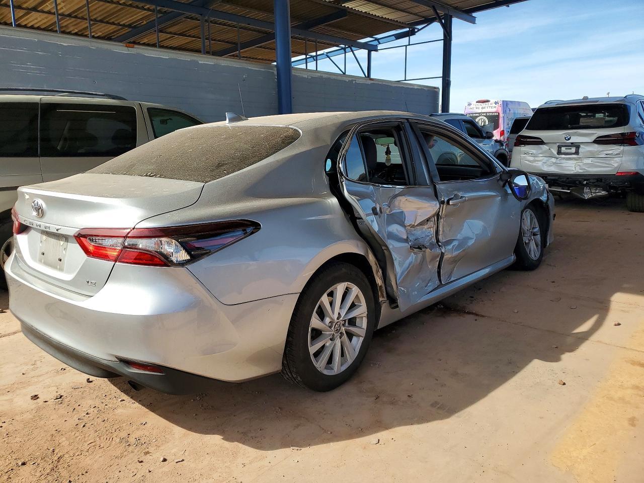 2022 Toyota Camry le