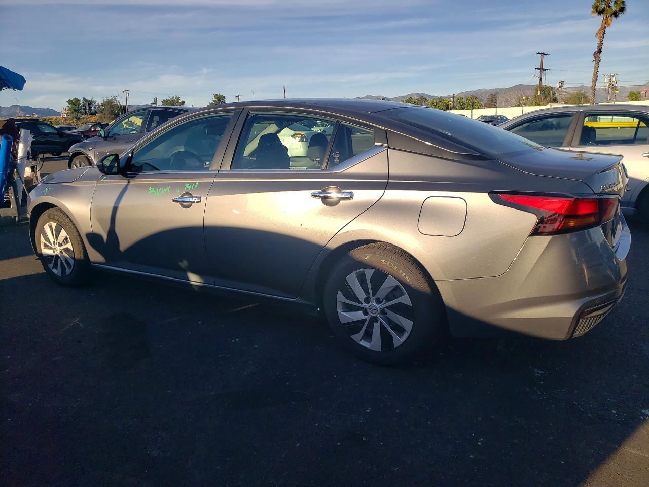 2024 Niss Altima