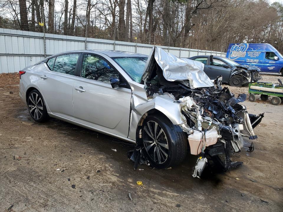 2022 Nissan Altima sr