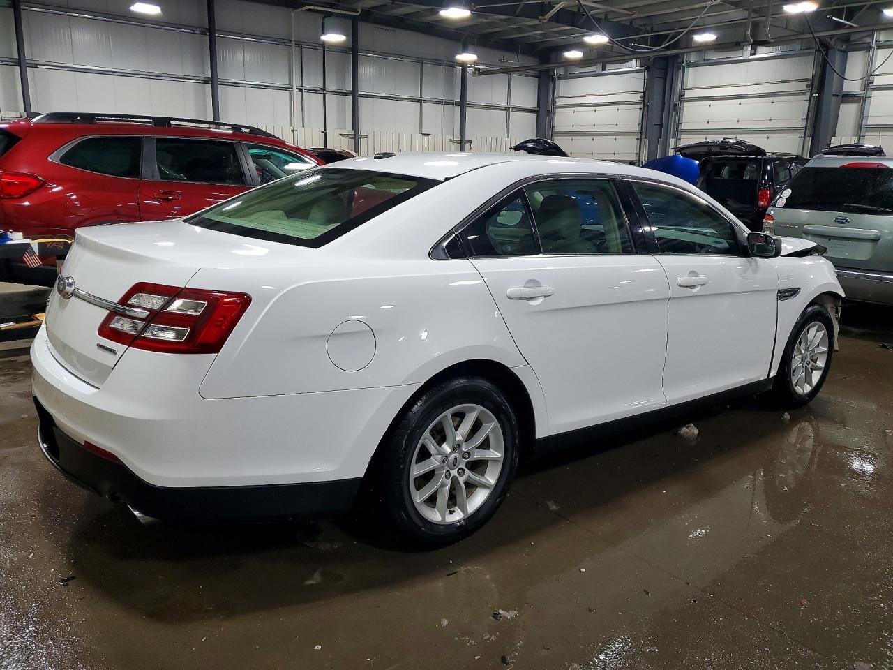 2015 Ford Taurus se