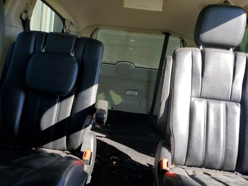 2016 Chrysler Town & Country Touring