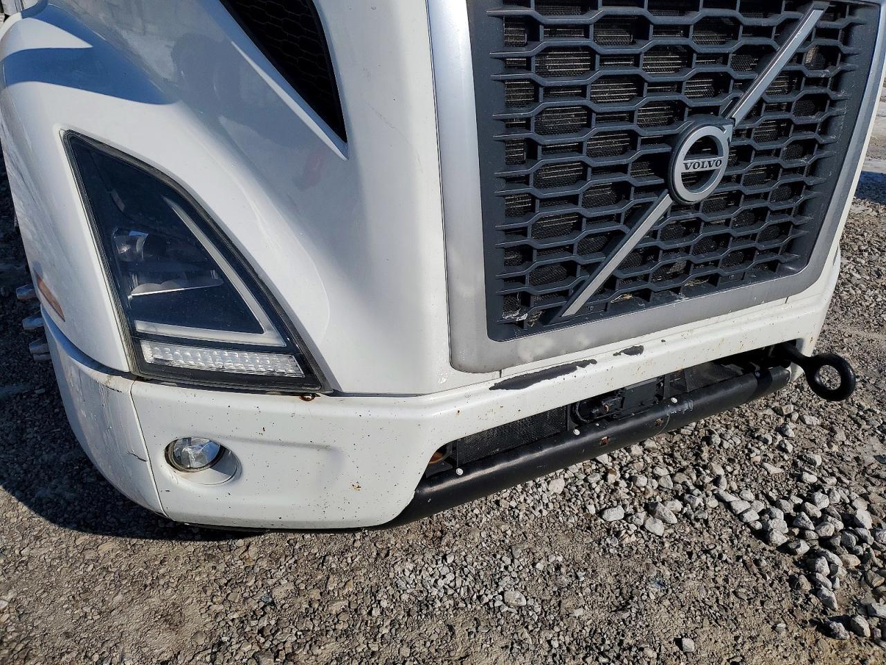 2020 Volvo VNR