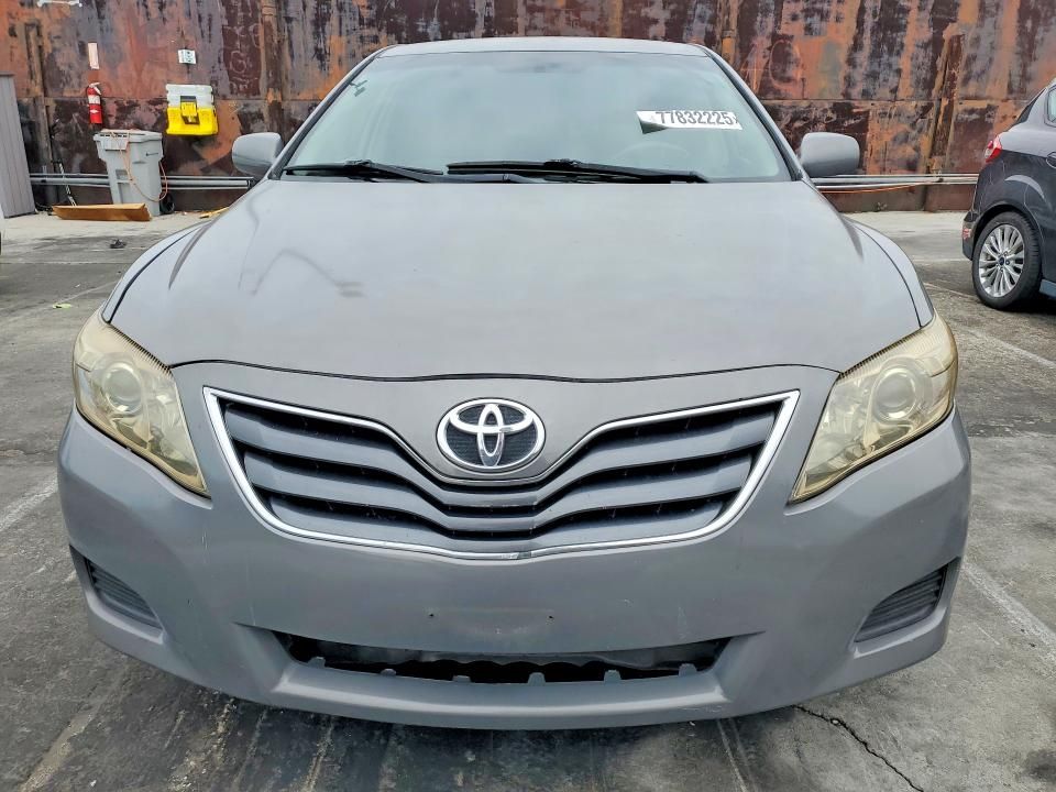 2011 Toyota Camry le