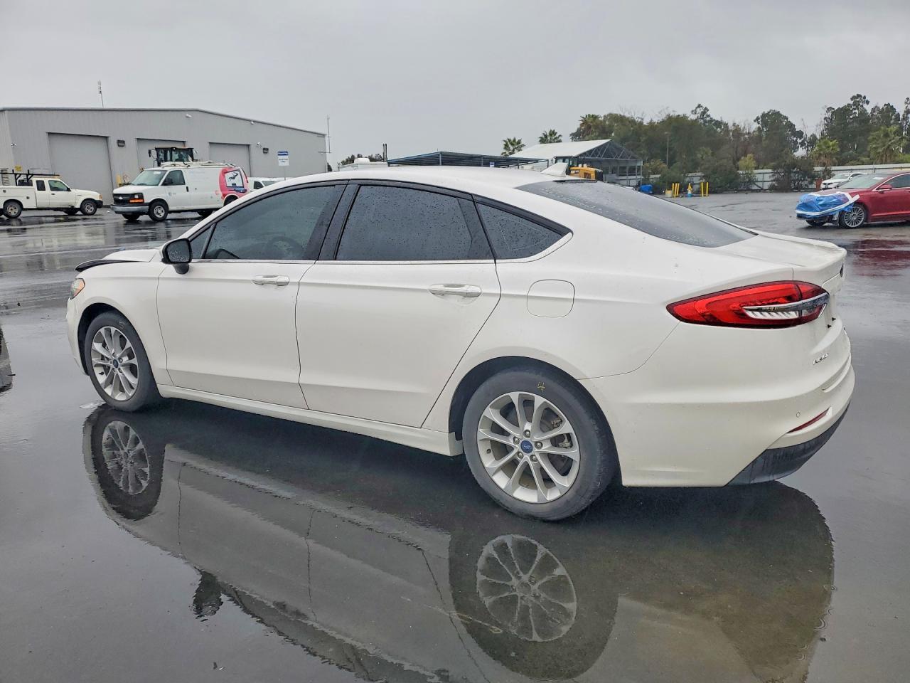 2020 Ford Fusion se