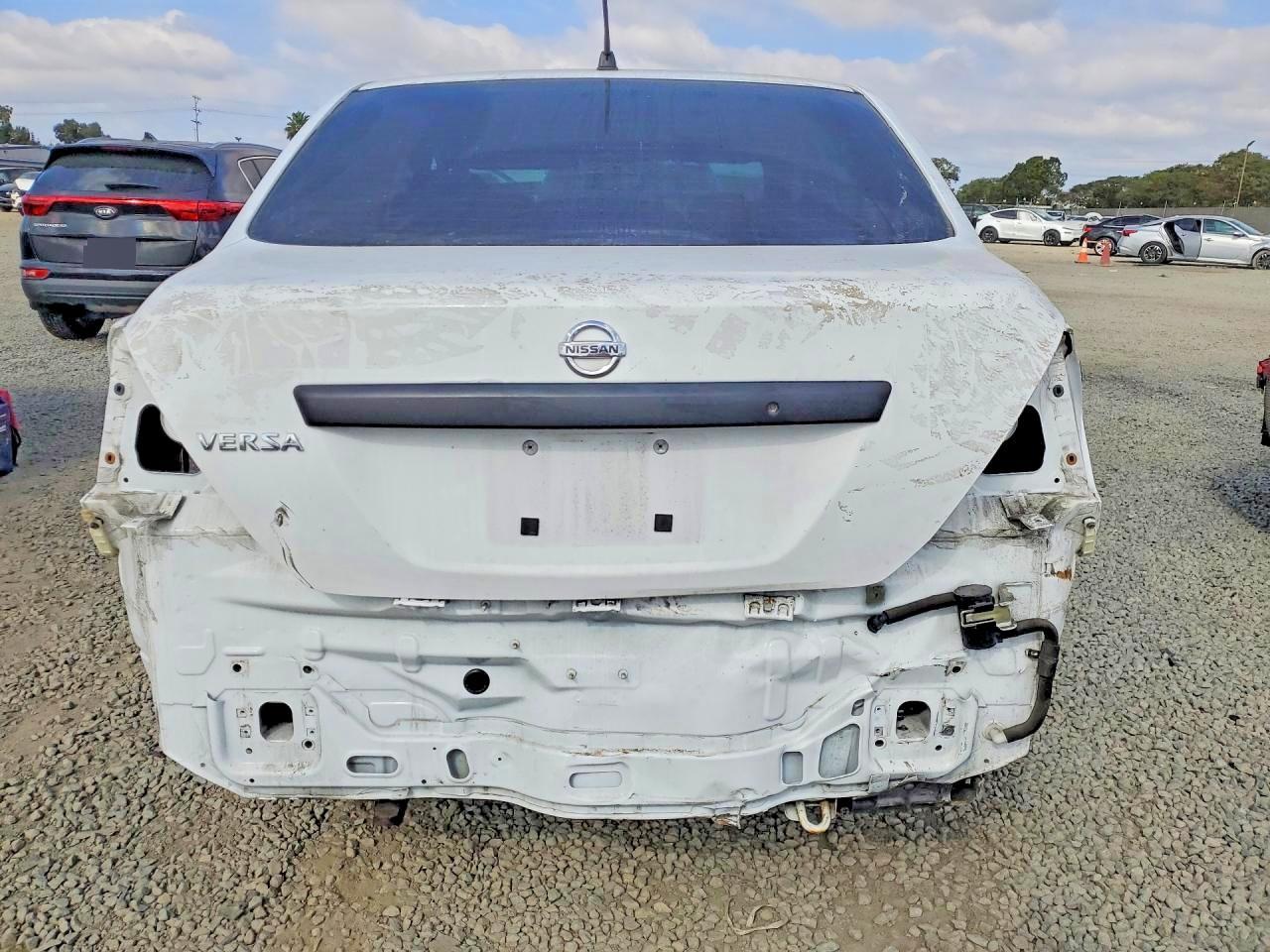 2010 Nissan Versa s