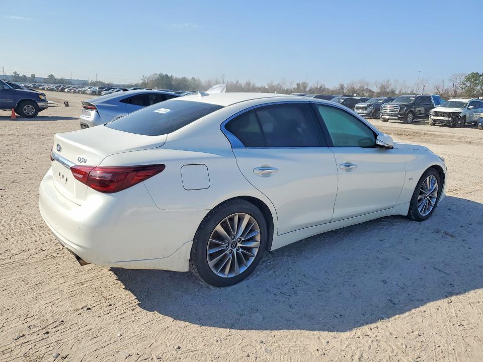 2018 Infiniti Q50 Luxe