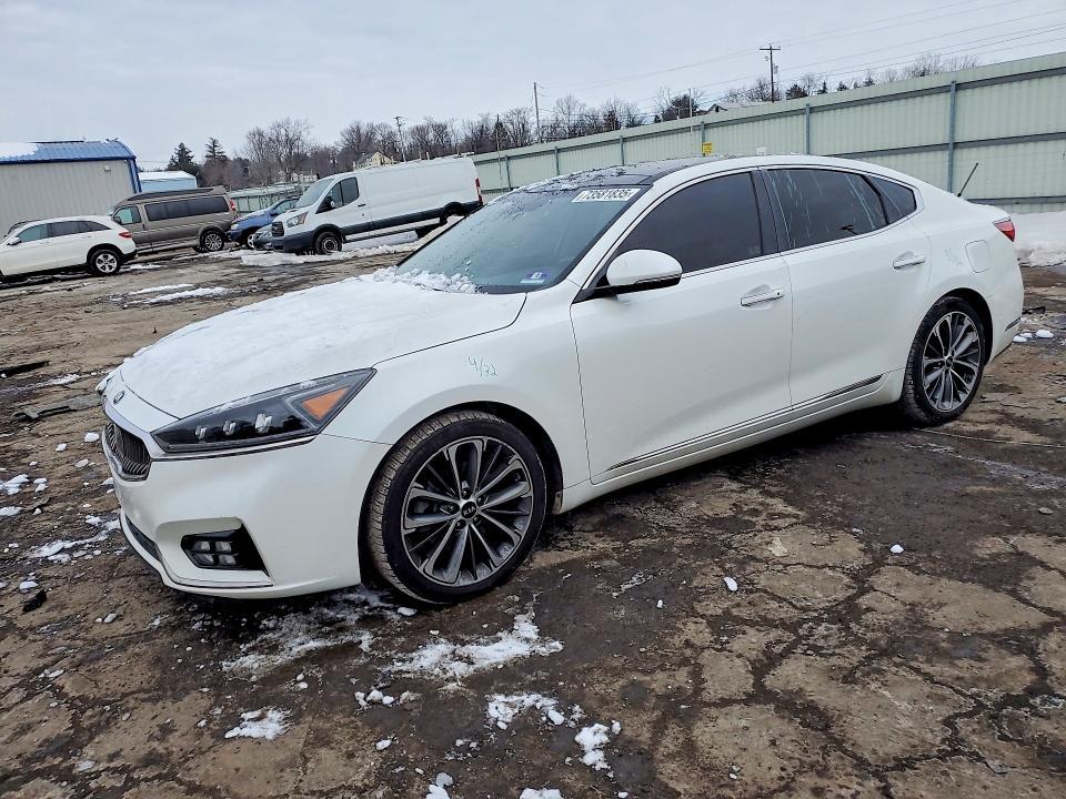 2017 KIA Cadenza