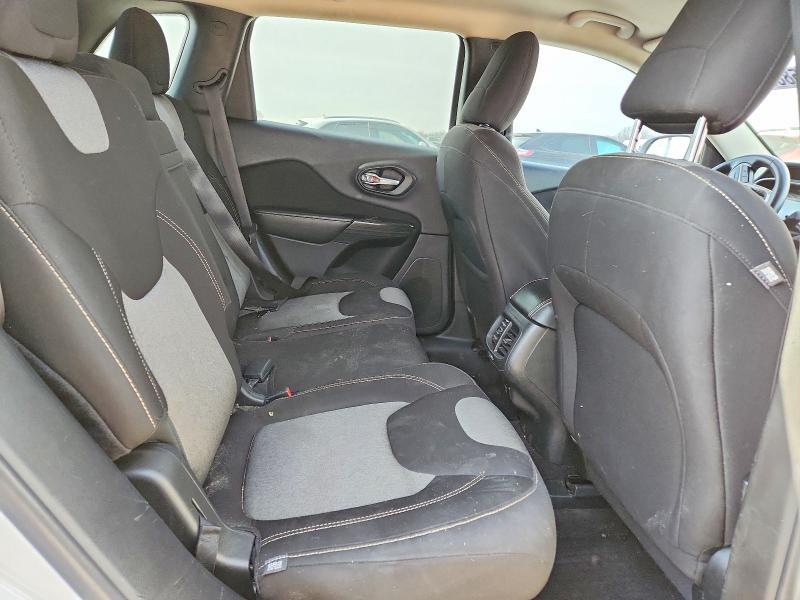2016 Jeep Cherokee Sport