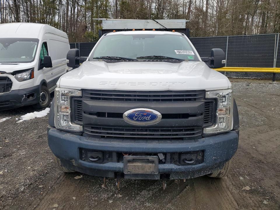 2018 Ford F450 Super Duty Flatbed Truck