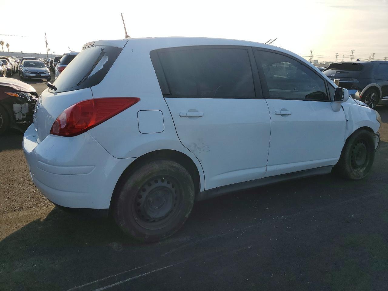 2012 Nissan Versa 1.8 s