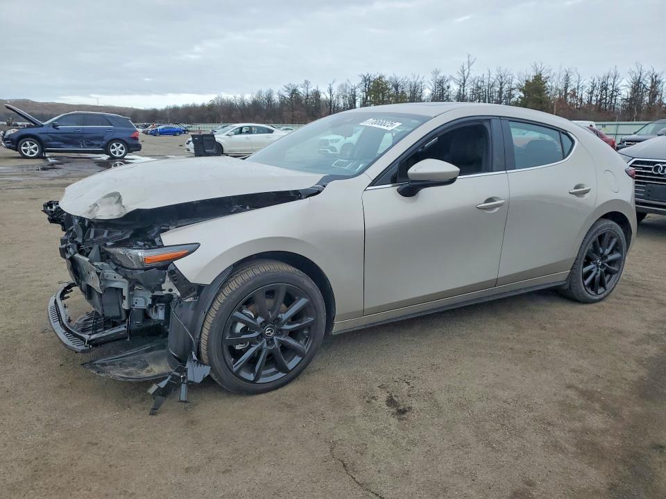 2023 Mazda 3 Premium