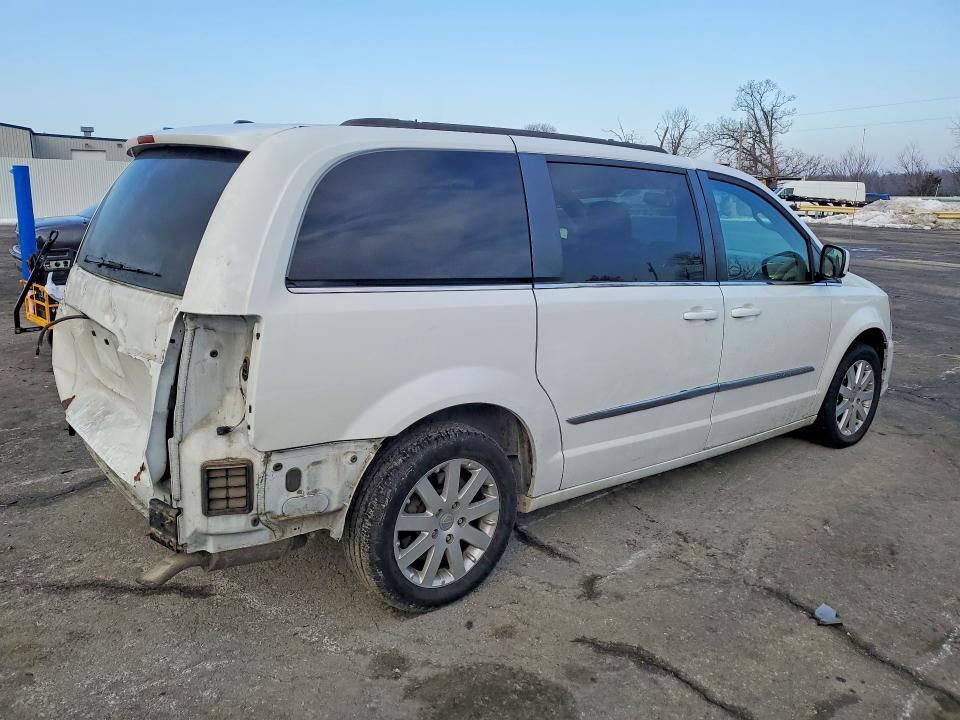 2016 Chrysler Town & Country Touring